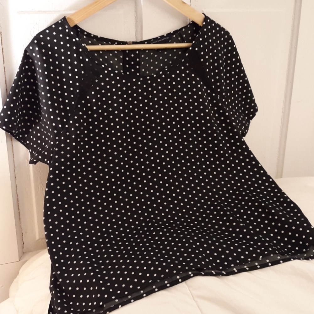 A.E. Polka dot top